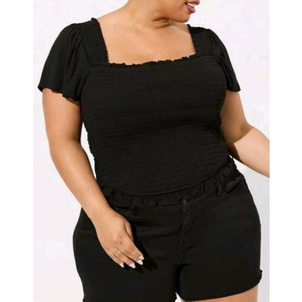 0, L, 12 TORRID Smocked Flutter Short Sleeve Crop Top Black